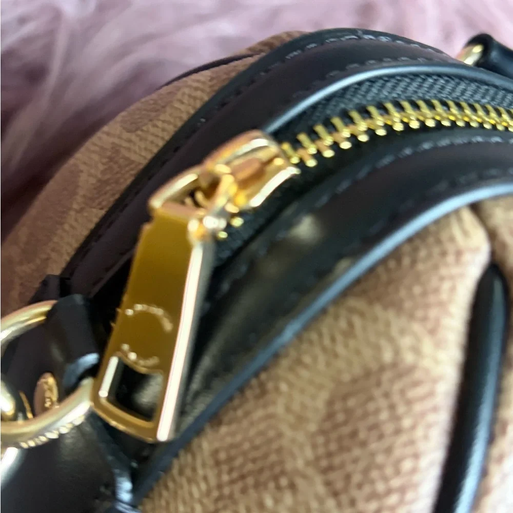 Coach Signature Tan and Black Satchel - Picture 4 of 10